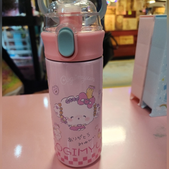 Sanrio water bottle - Picture 2 of 2